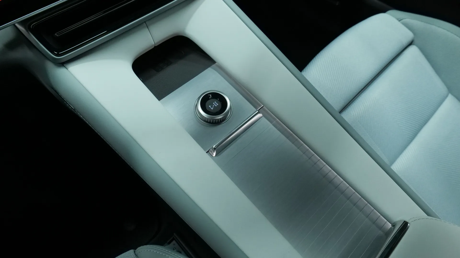 Autokuva 10 - ZPH-532