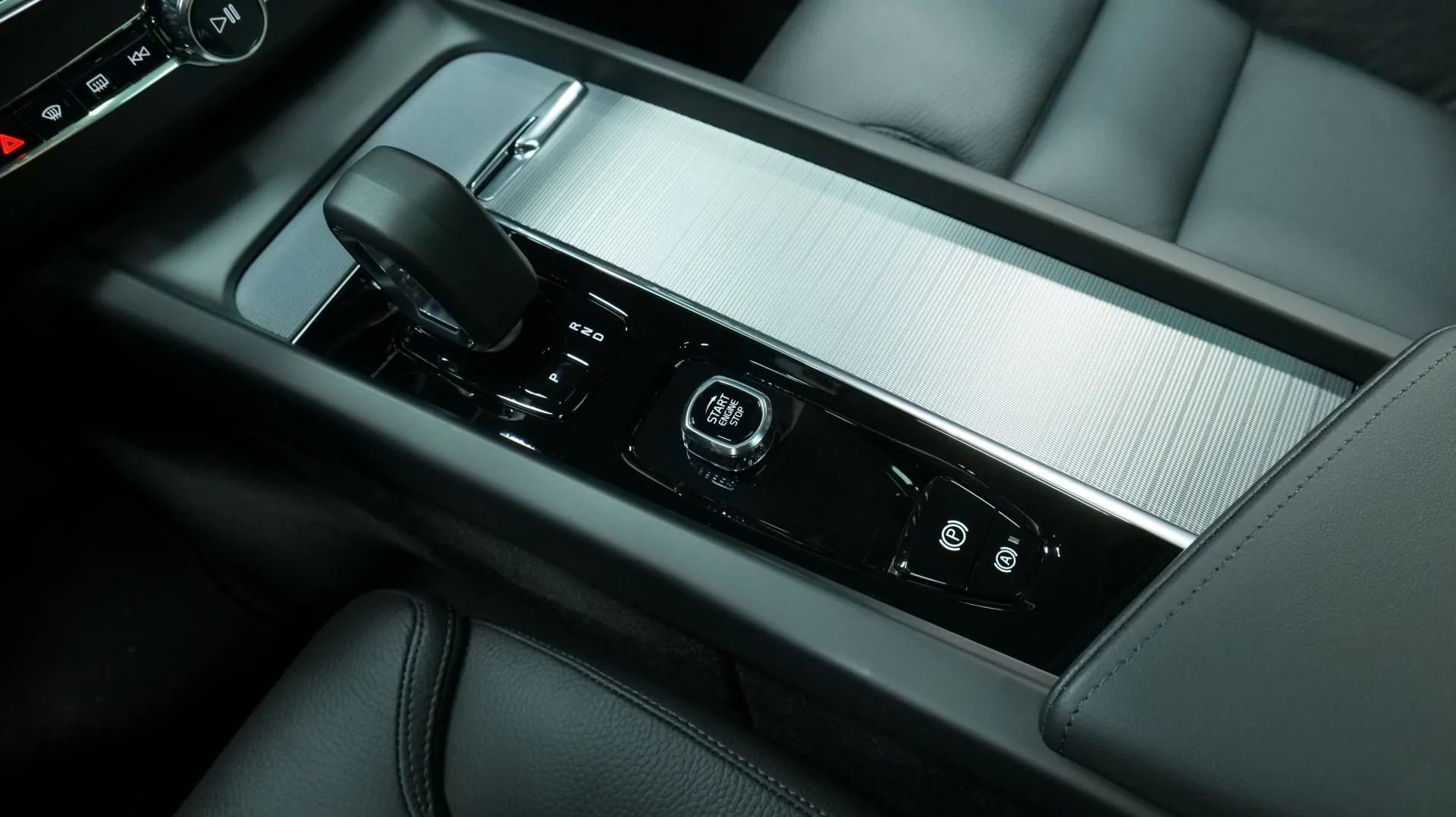 Autokuva 9 - ZPL-581