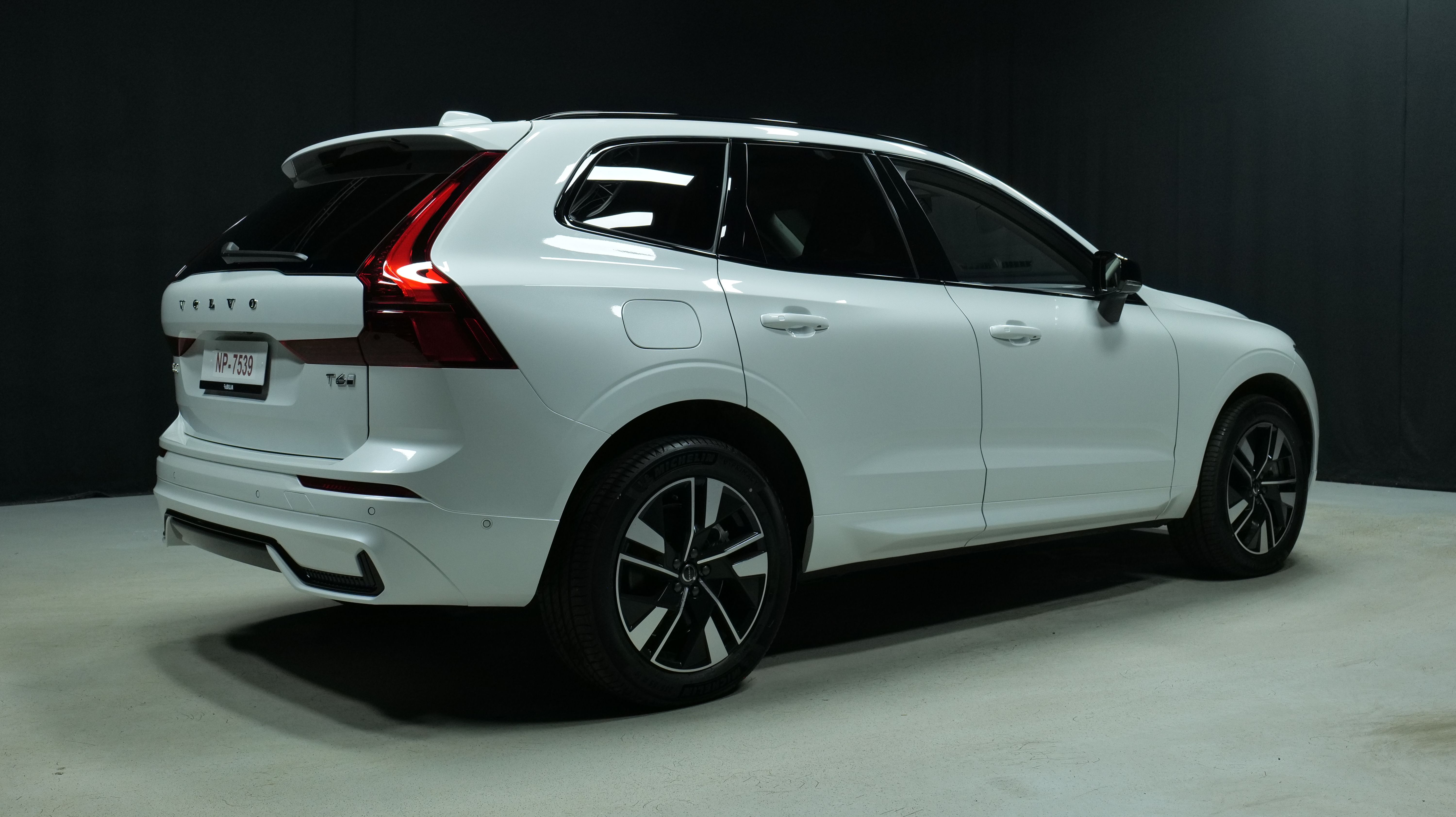 Volvo XC60 T6 AWD Long Range Plus Dark 2026, kuva 3/18
