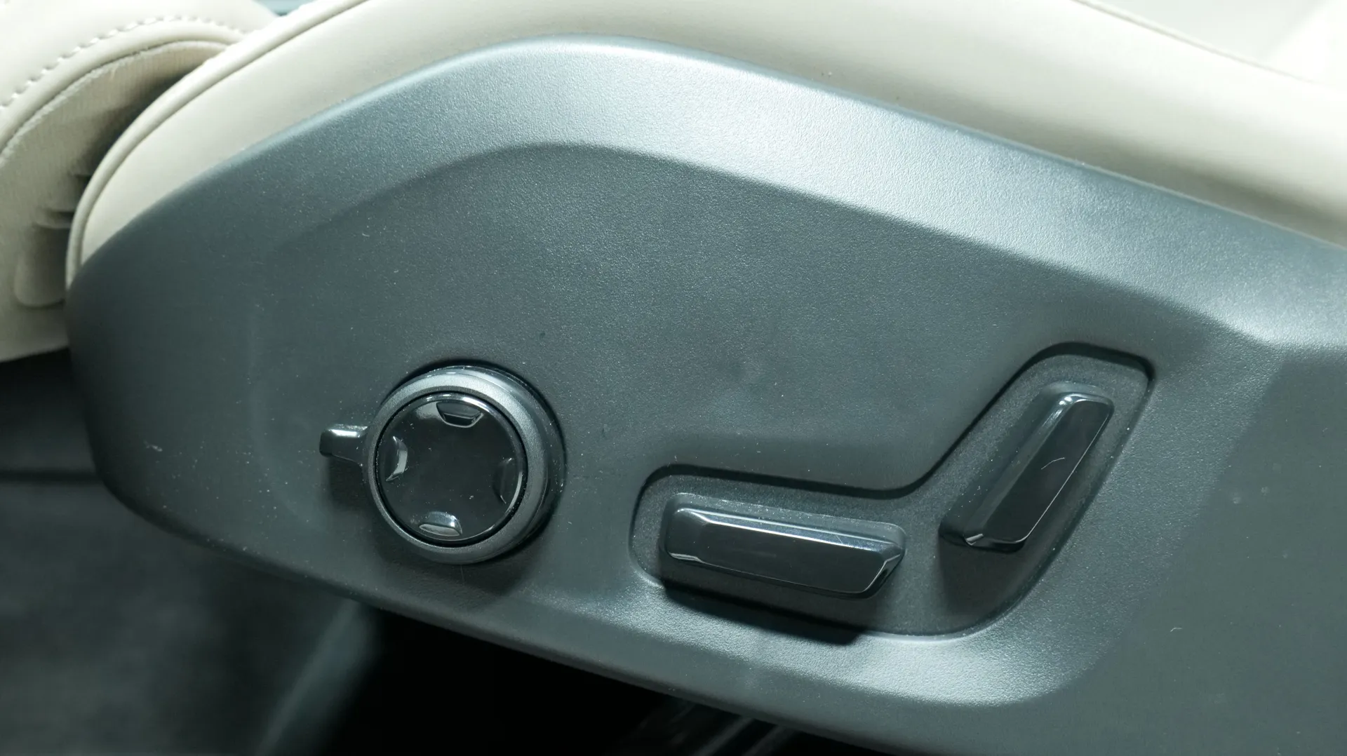 Autokuva 11 - ZPP-495