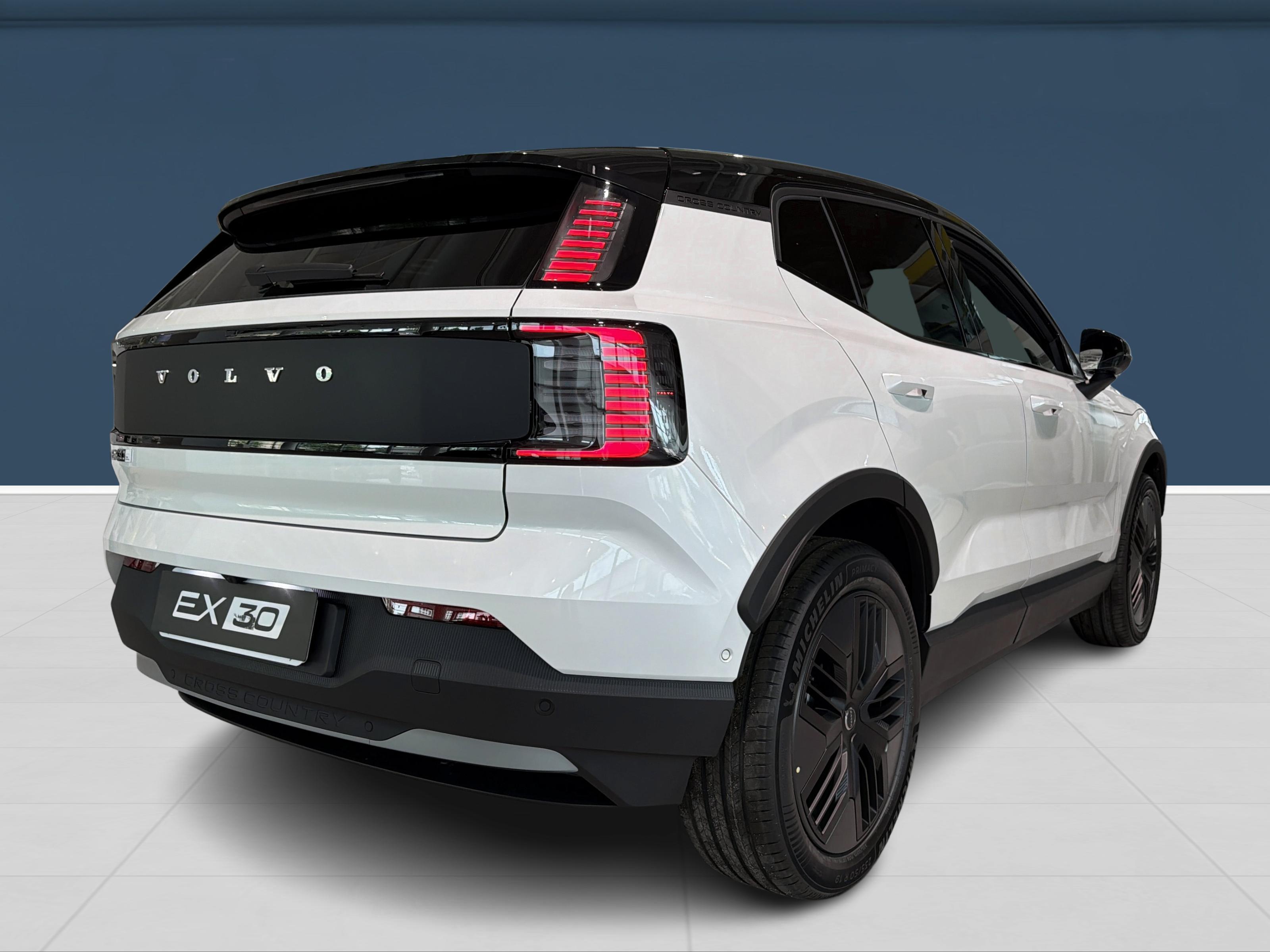 Volvo EX30 Cross Country 2026, kuva 4/13