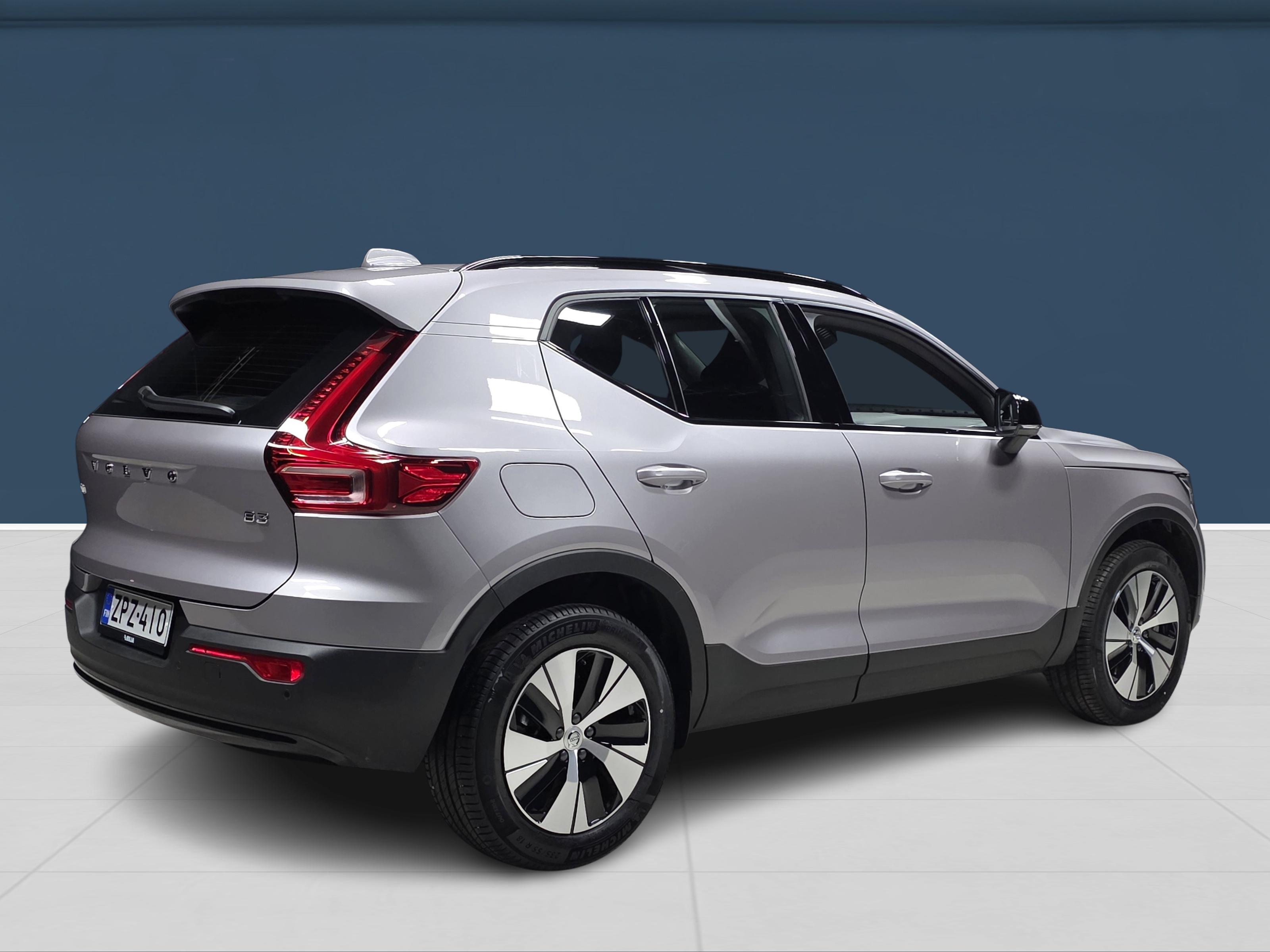 Volvo XC40 B3 MHEV Plus 2026, photo 4/16
