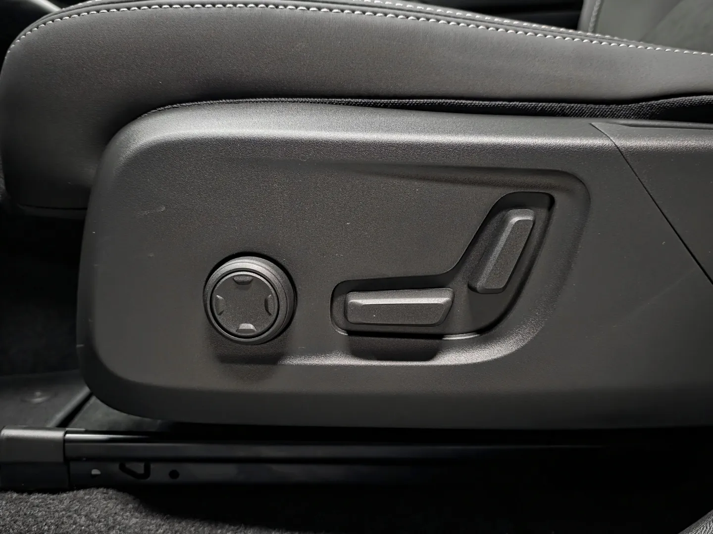 Autokuva 15 - ZRA-742