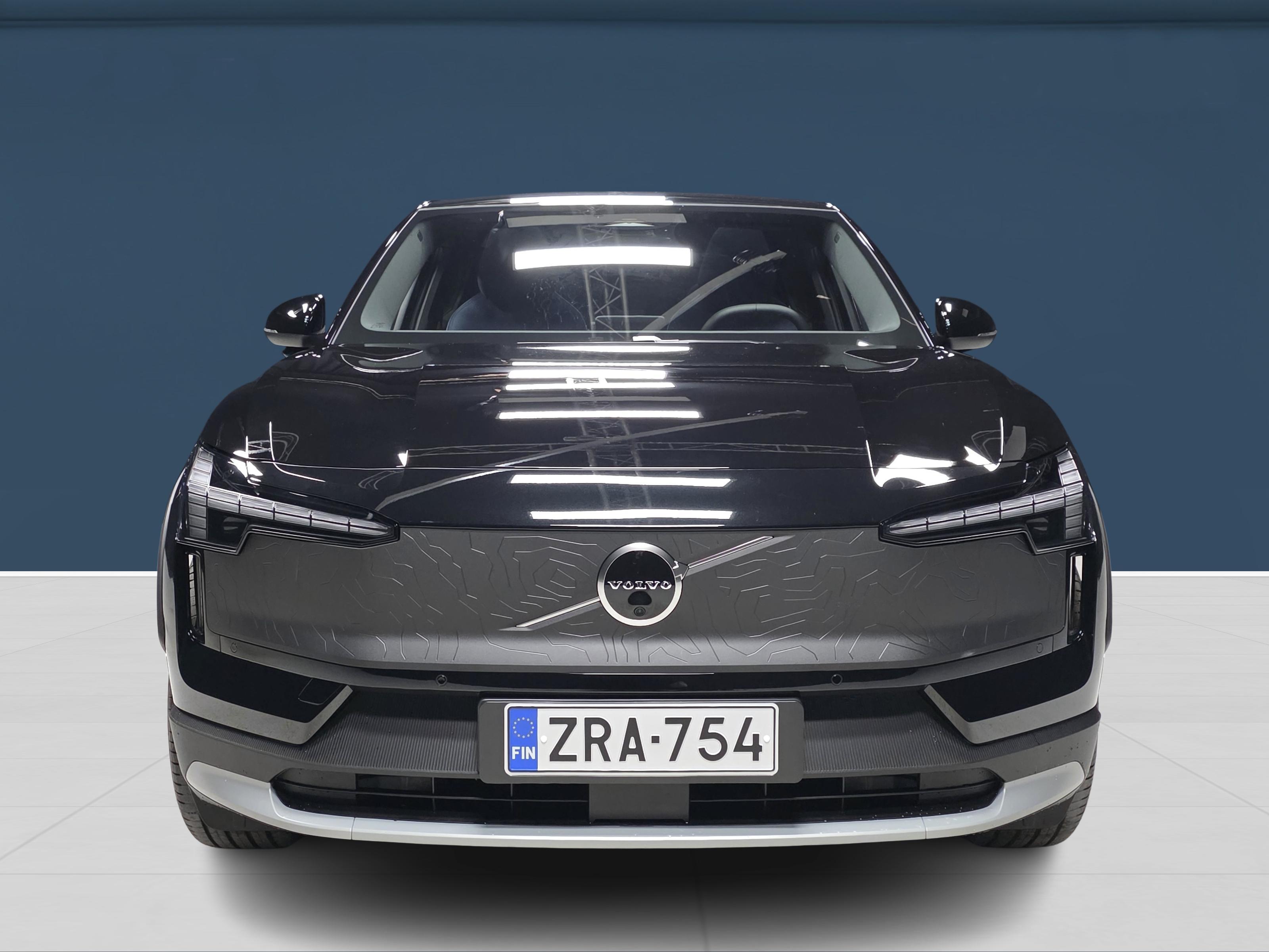 Volvo EX30 Cross Country 2026, kuva 2/16