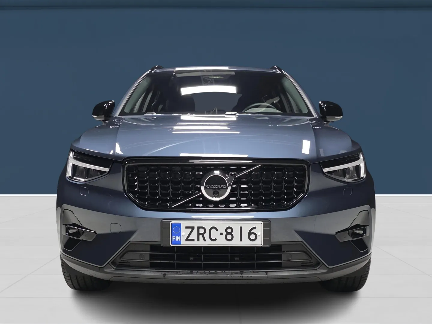 Autokuva 2 - ZRC-816