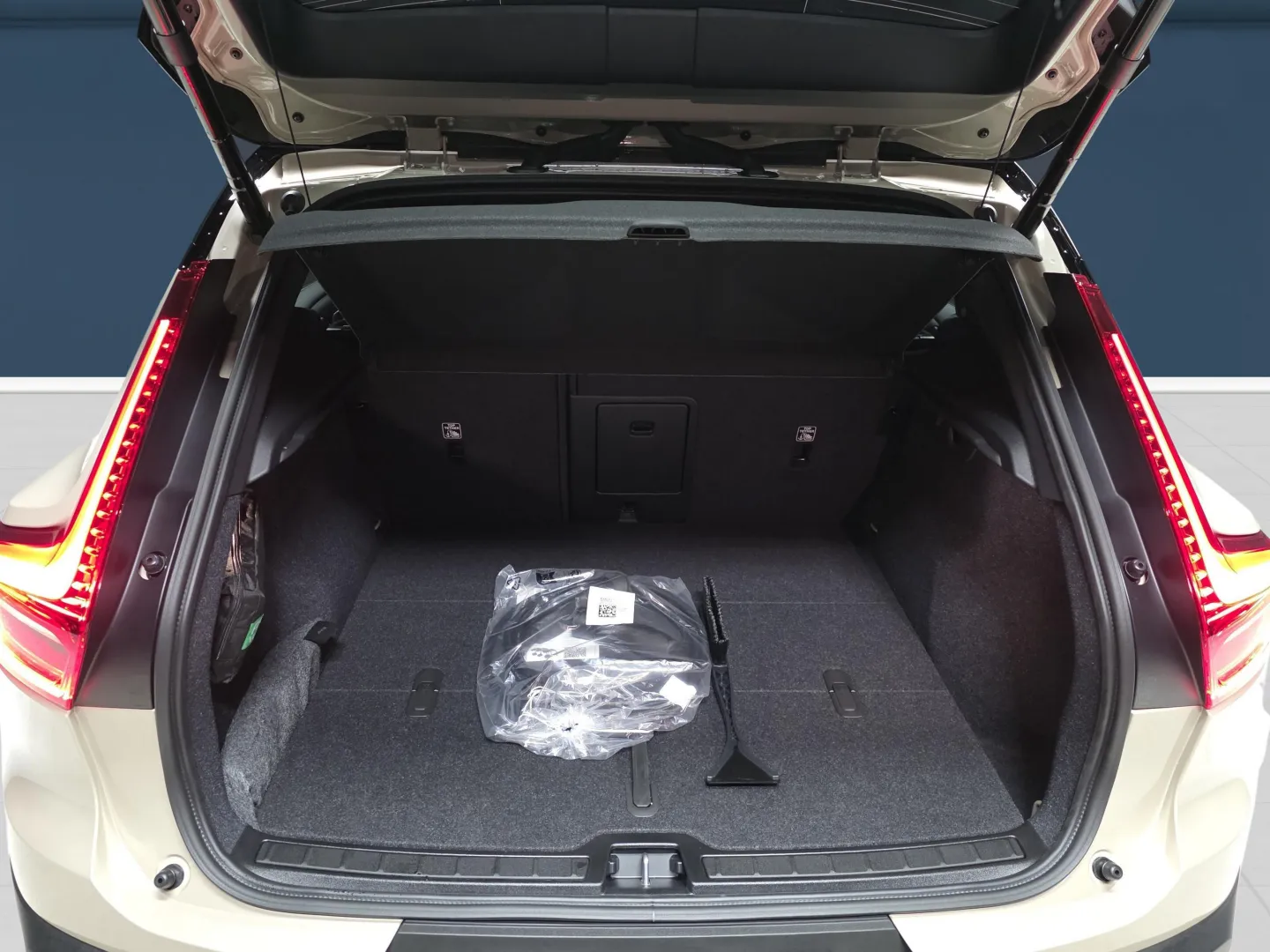 Autokuva 11 - ZRC-819